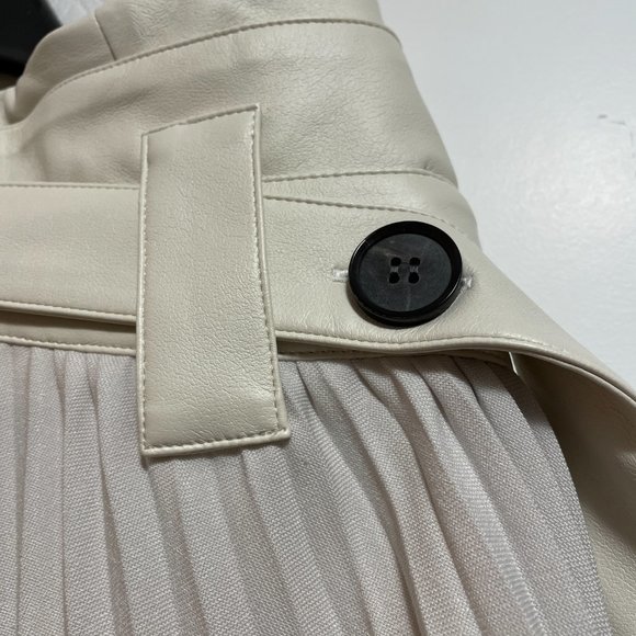 NEW UNITED TOKYO 21SS COLLECTION Pleated Skirt Size 2 - Picture 10 of 14